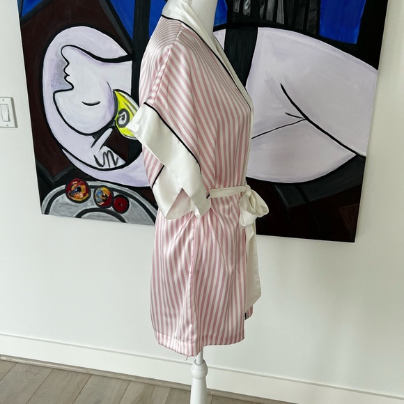 Victorias Secret Limited Collection Iconic Stripe Pink Wrap Robe - Picture 7 of 16